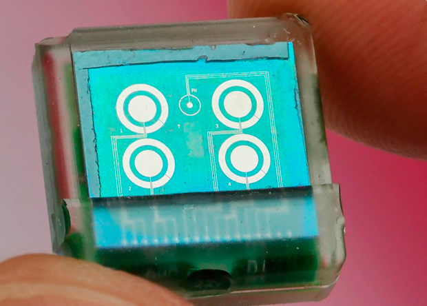 Новые чипы, вживленные под кожу, помогут больным следить за собственным состоянием - фото 1