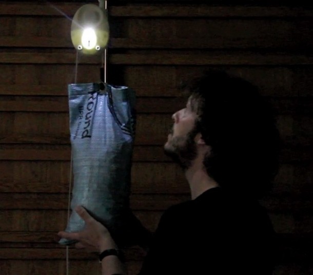 Лампочка без использования электричества начнет выпускаться в Кении - фото 1
